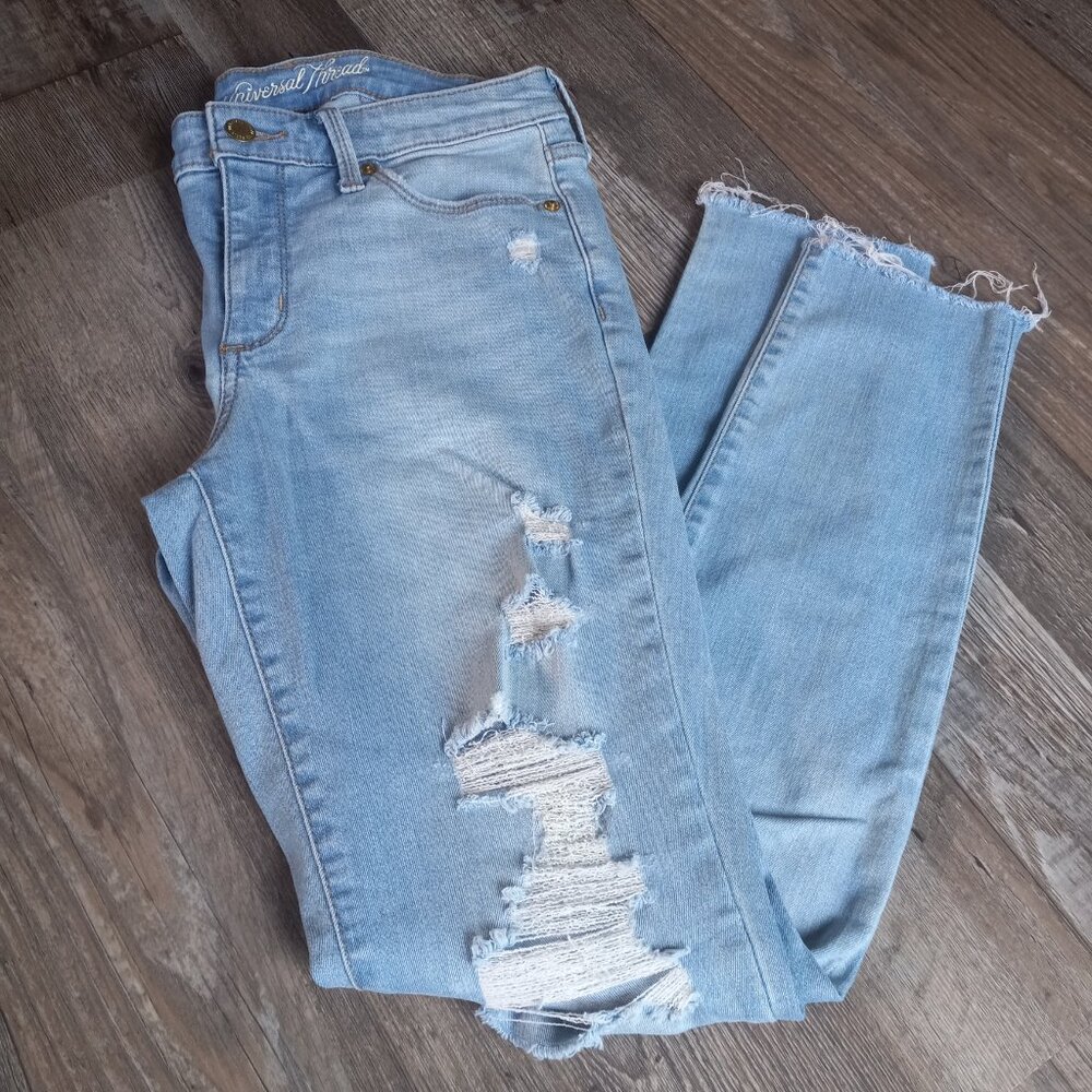 Universal Thread Jeans